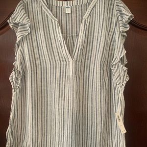 Old Navy ruffled sleeveless top BNWT!!😍